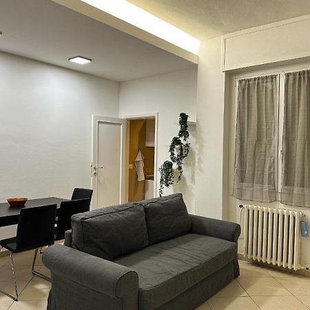 Modern Cenisio Apartment - Self Check-In & Parking Milano Exteriör bild