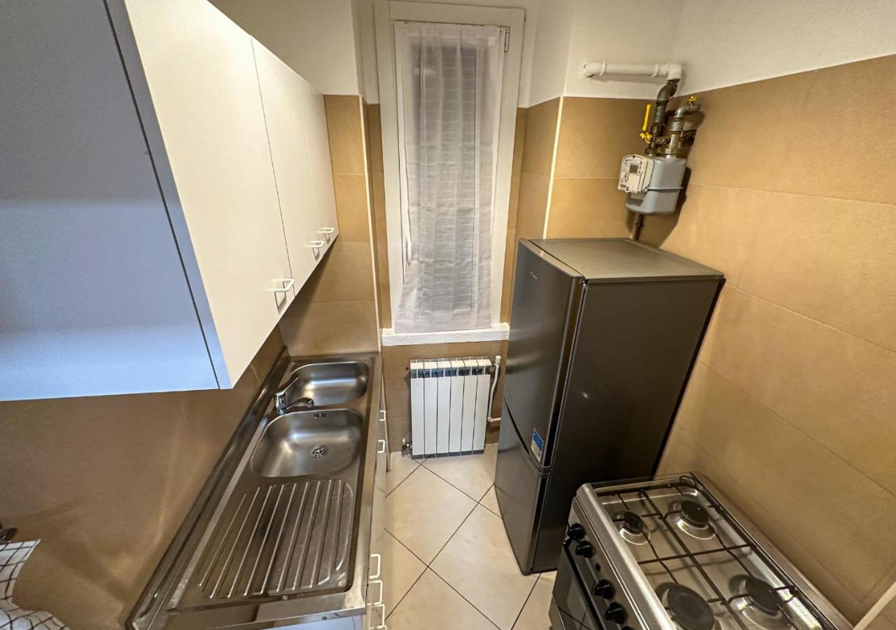 Modern Cenisio Apartment - Self Check-In & Parking Milano Exteriör bild